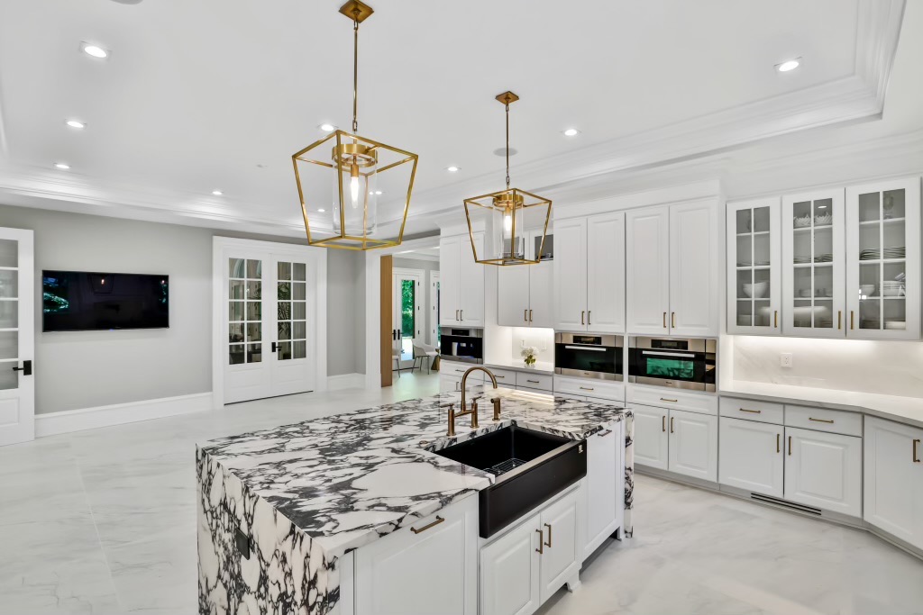 Follow these six expert steps to sell your property faster. From photos to tours, learn how DMV Real Estate Photography helps listings shine. Read now.