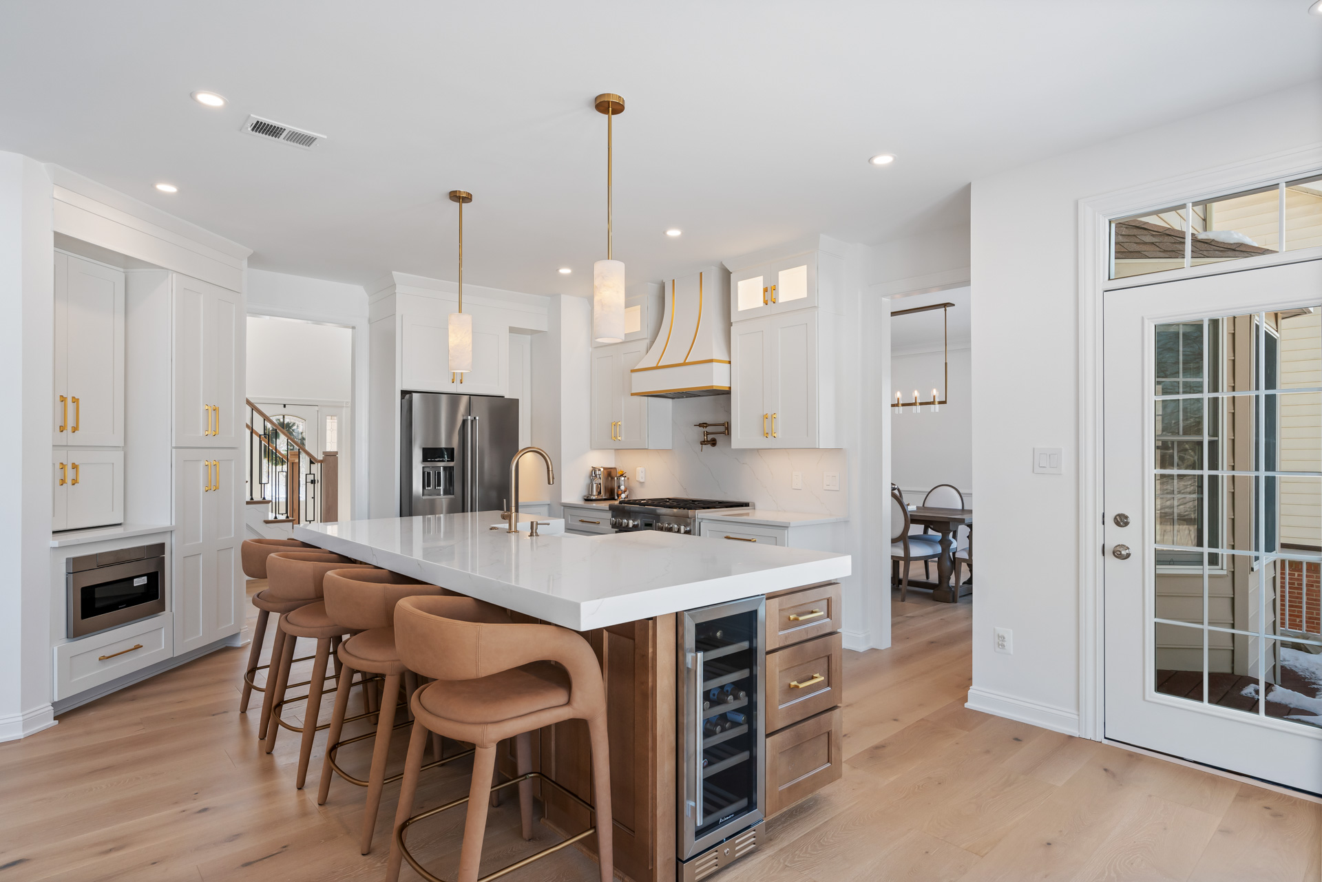 Stay updated with the top real estate photography trends for 2025. Discover new styles that attract buyers in DC, Maryland, and Virginia.